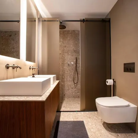 Sull'acqua - Lakefront Apartment *